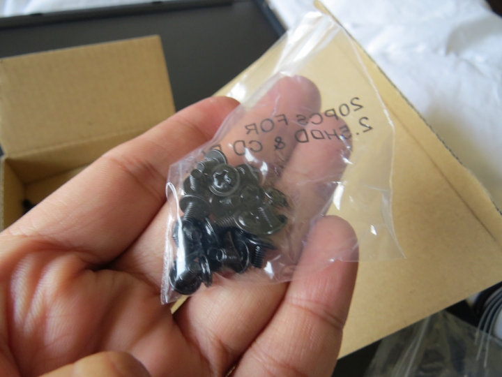 【開箱】Raidmax 雷德曼 Sigma (黑色款) 電競機殼 電腦機殼 2017 新款機殼 (空機殼展示)