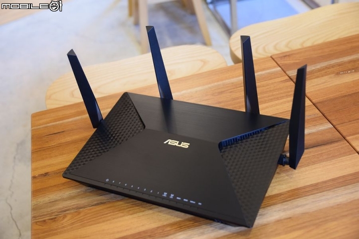 不是專業MIS也能搞定的商用分享器BRT-AC828