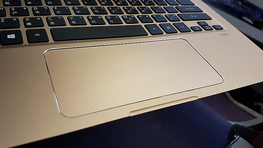 0.99cm極輕薄筆電 ACER SF713-51-M707 剁手心得