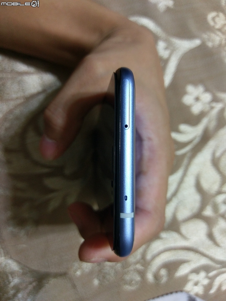 HTC U11 炫藍銀 按一下 開啟你的想像 開箱文