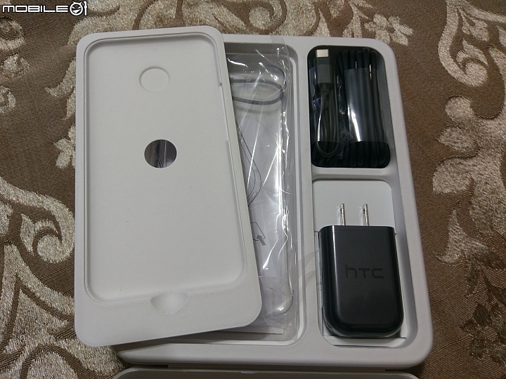 HTC U11 炫藍銀 按一下 開啟你的想像 開箱文