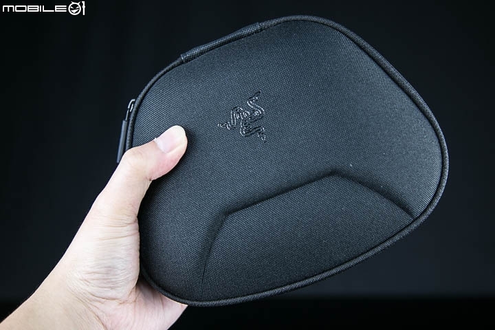 為PS4誕生的蒼藍雷獸 Razer RAIJU開箱試用分享