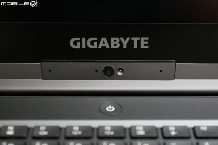 【採訪】商務外型 電競內在 Gigabyte Aero 15 正式在台上市