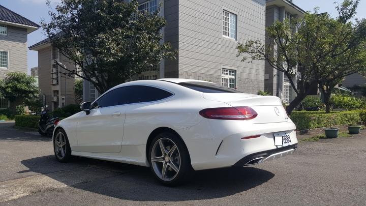 遲來的BENZ C250 COUPE 開箱跟預關箱