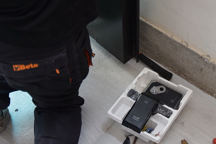 開箱 分享 便利的密碼電子鎖 GATEMAN 指紋密碼電子鎖 之 WK-20卡片密碼電子鎖