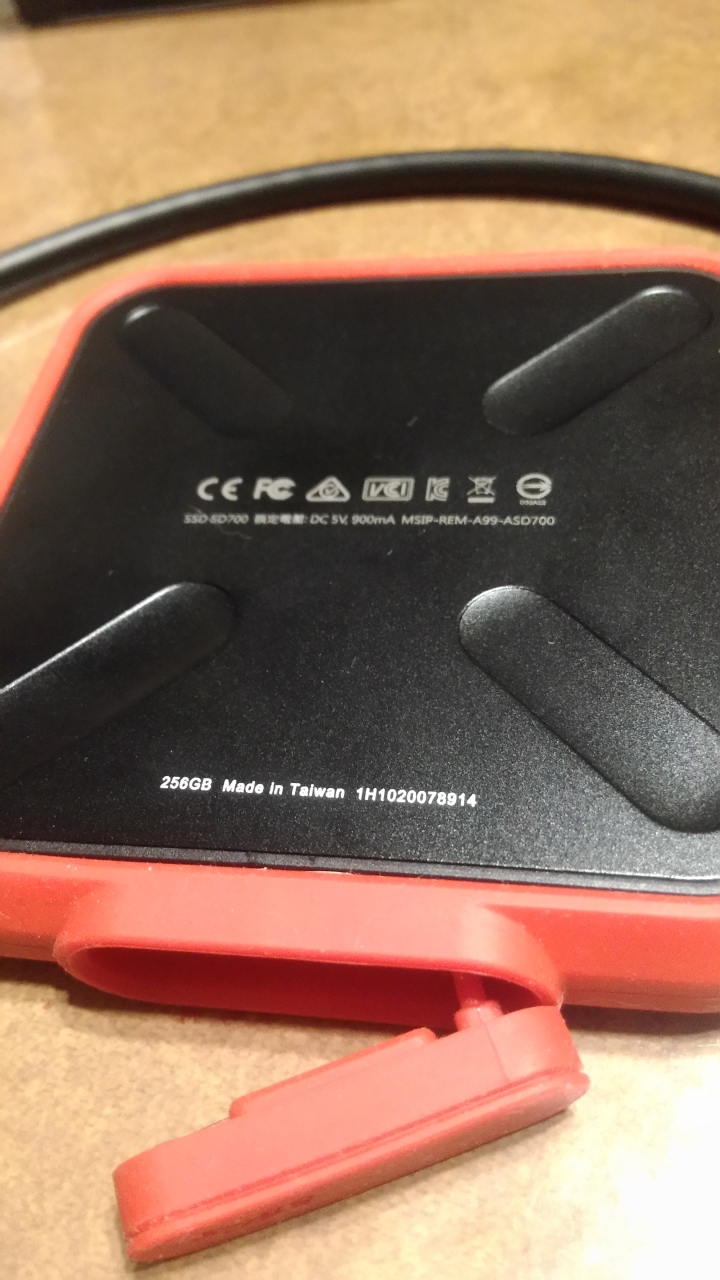 威剛ADATA進軍電競品牌XPG SD700X外接固態硬碟開箱