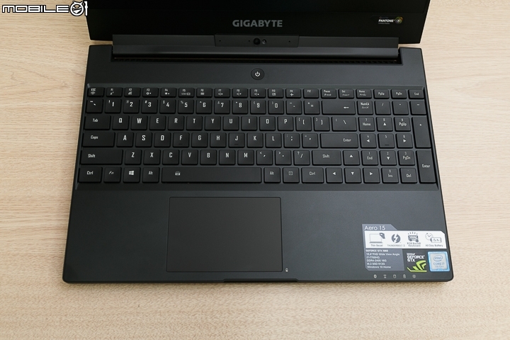 【採訪】商務外型 電競內在 Gigabyte Aero 15 正式在台上市