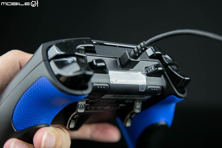 為PS4誕生的蒼藍雷獸 Razer RAIJU開箱試用分享