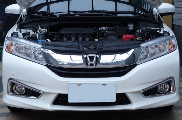 Honda City自己動手安裝三色日行燈