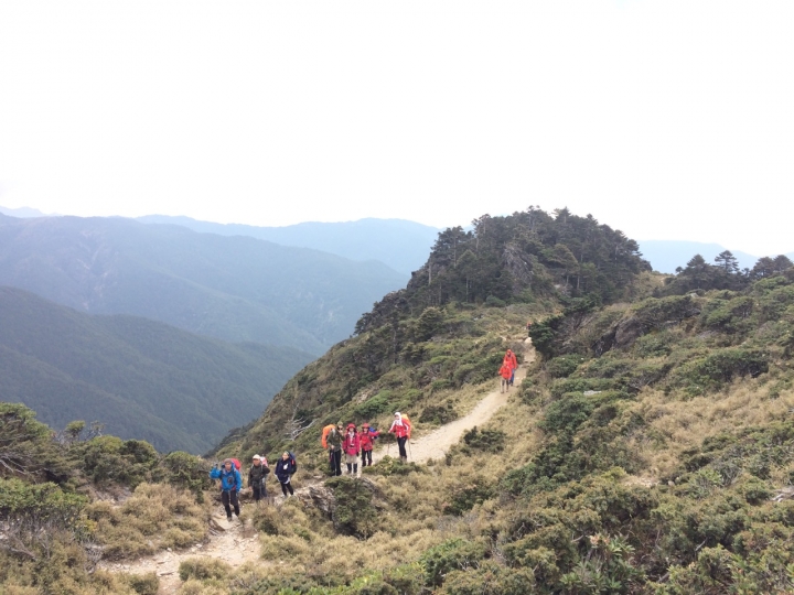 登山車上嘉明湖