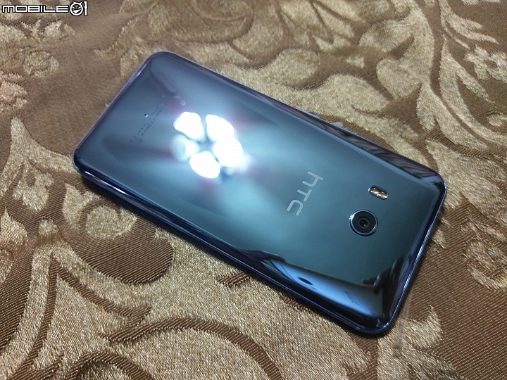 HTC U11 炫藍銀 按一下 開啟你的想像 開箱文