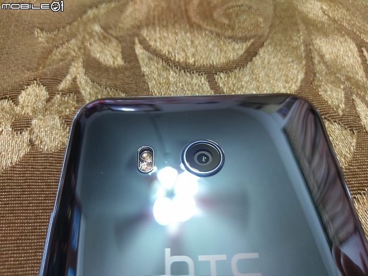 HTC U11 炫藍銀 按一下 開啟你的想像 開箱文