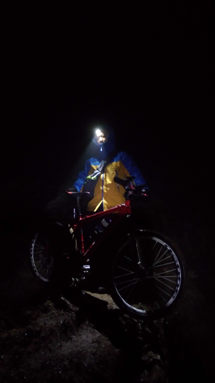 登山車上嘉明湖