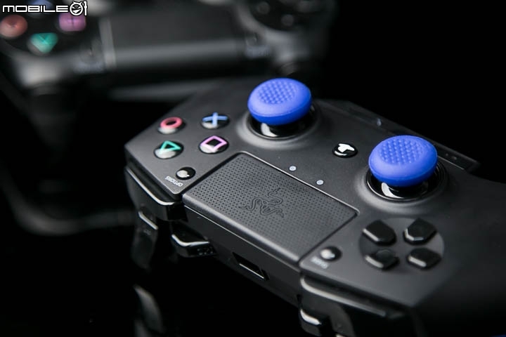 為PS4誕生的蒼藍雷獸 Razer RAIJU開箱試用分享