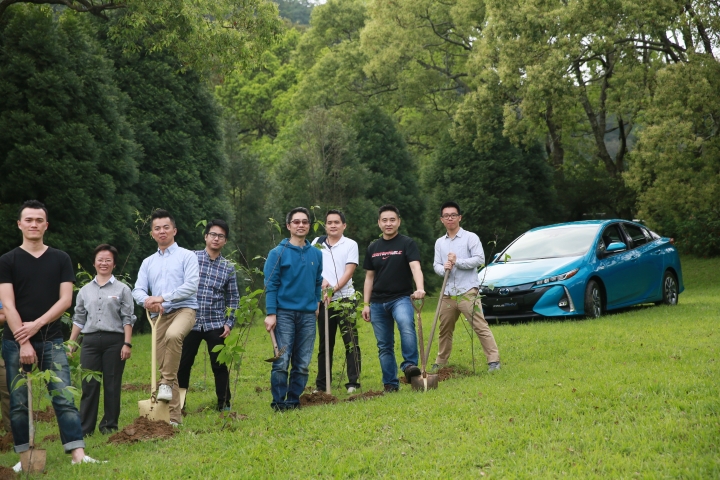 PRIUS PHV 一台跨世代的好車