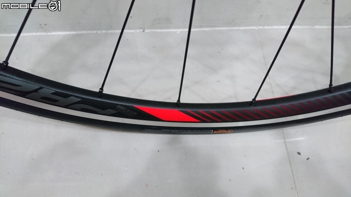 GIANT P-R2 公路車輪組(2018成車輪組) 支援 tubeless 外胎