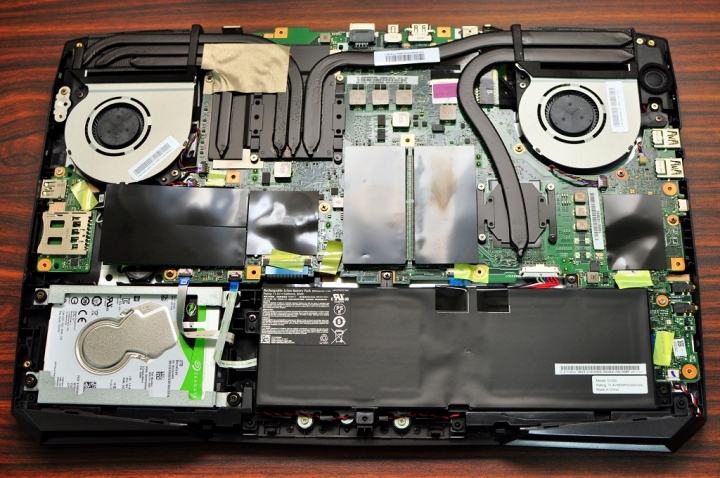 GIGABYTE SabrePro15 軍刀系列再添生力軍