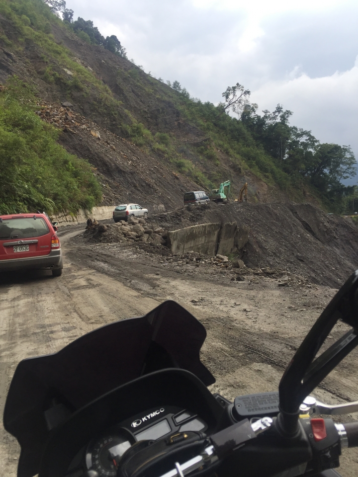 誤闖力行產業道路,真是慘裂道路,