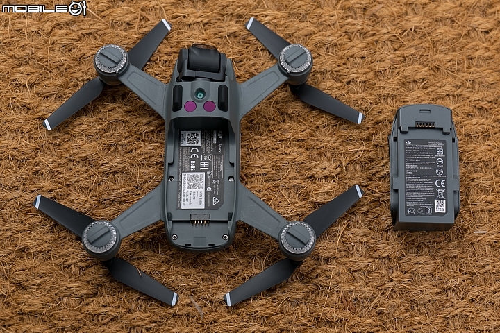 DJI Spark 單機版必須拆開電池看機身內部的Wi-Fi密碼是多少 DJI Spark 單機版必須拆開電池看機身內部的Wi-Fi密碼是多少