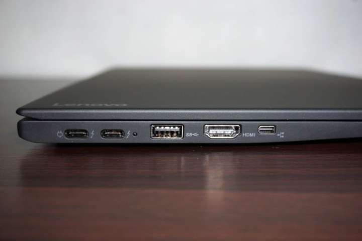 窄邊框設計--五代Lenovo ThinkPad X1 Carbon開箱