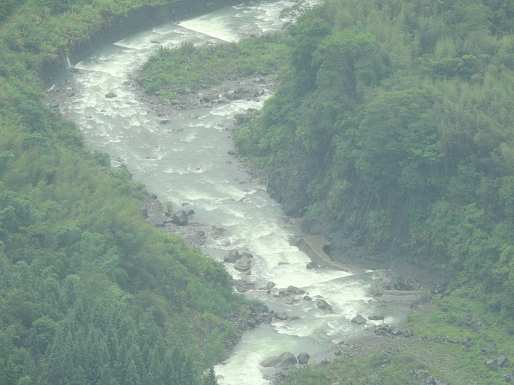 Nikon P900記錄大雨後的阿里山公路