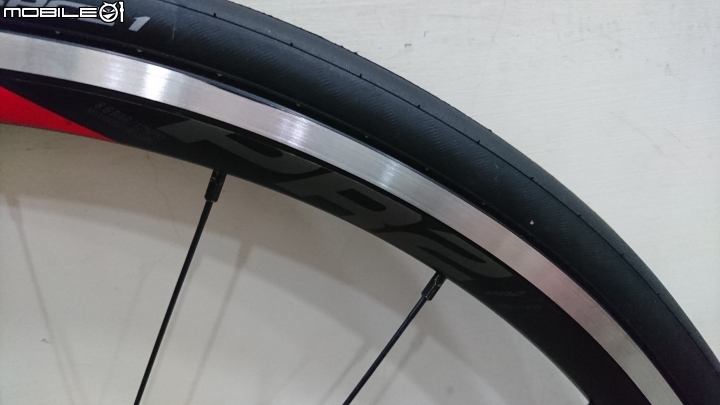 GIANT P-R2 公路車輪組(2018成車輪組) 支援 tubeless 外胎