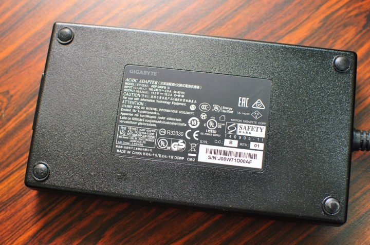 GIGABYTE P56XT,搭載RGB鍵盤,絢麗登場