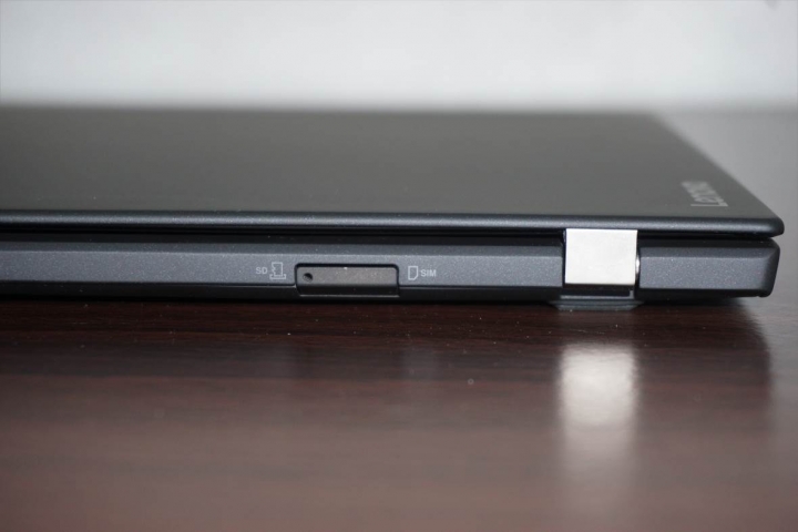 窄邊框設計--五代Lenovo ThinkPad X1 Carbon開箱
