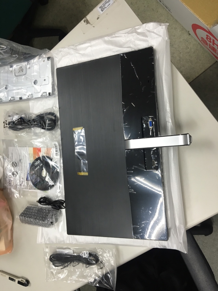 AOC I2379VHE6不專業開箱