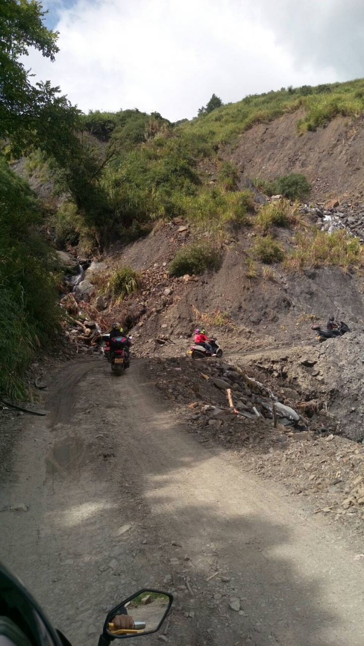 誤闖力行產業道路,真是慘裂道路,
