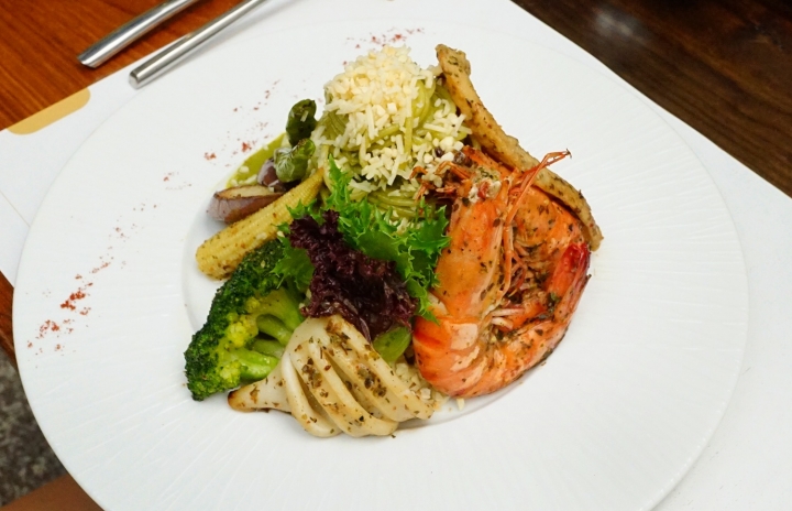 【台南住宿首選】住宿再送澎湃午餐+樂活下午茶|來有人文會館・食下有約想法廚房・食蔬茶齋蔬果料理