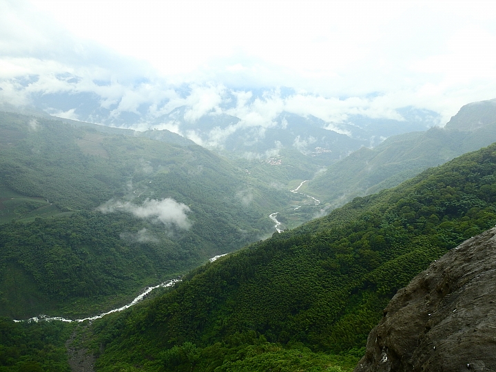 Nikon P900記錄大雨後的阿里山公路