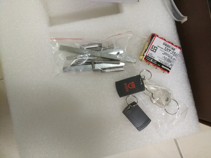 聯泰電子鎖開箱