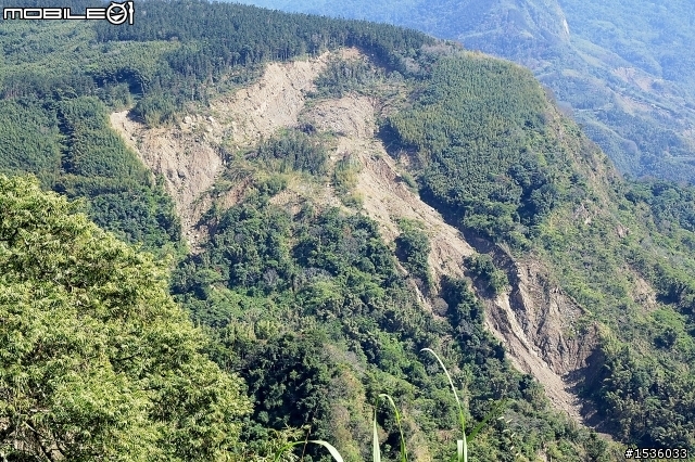 Nikon P900記錄大雨後的阿里山公路