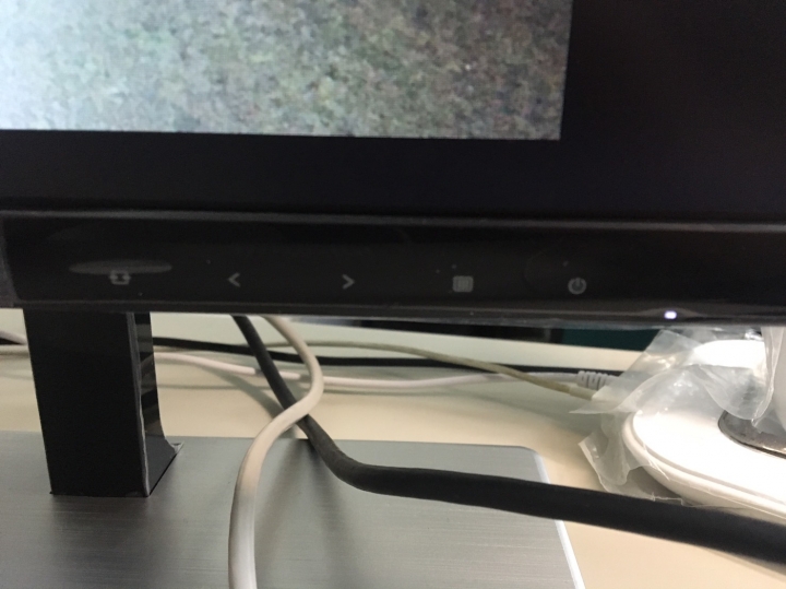 AOC I2379VHE6不專業開箱