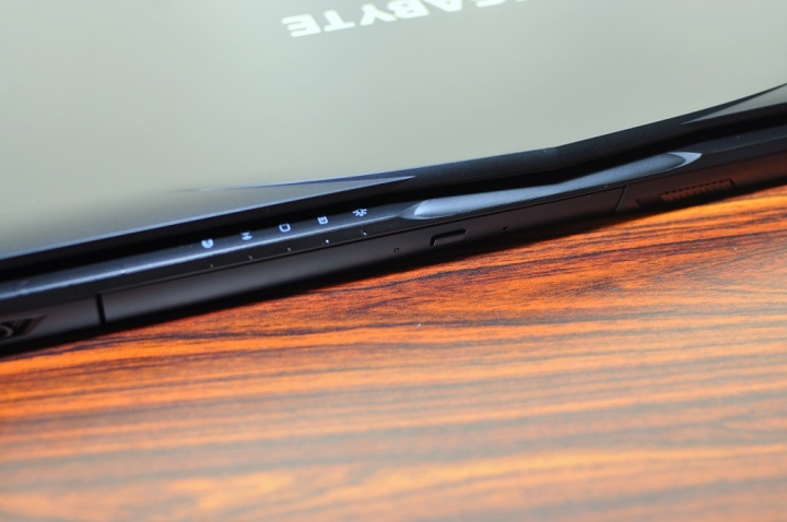 GIGABYTE P56XT,搭載RGB鍵盤,絢麗登場