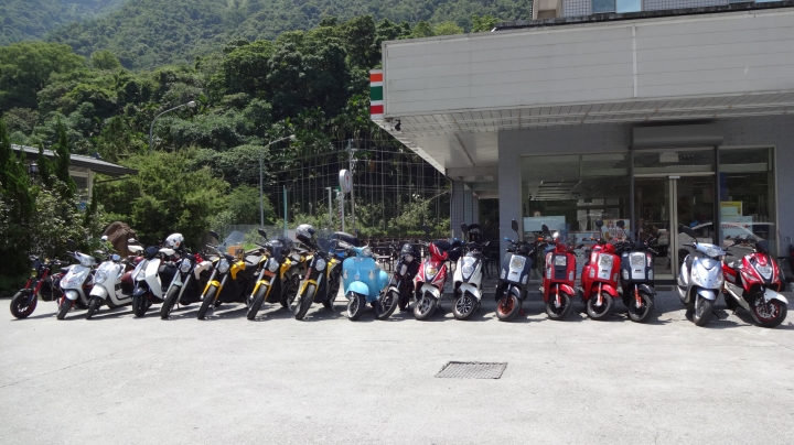 一年一度電動車武嶺登高大會師