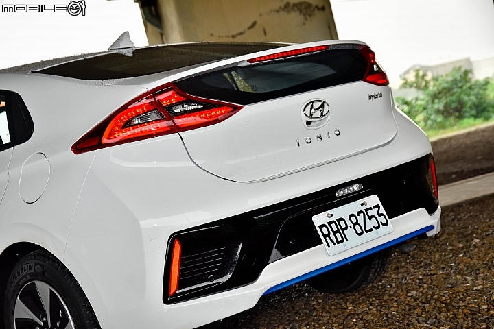 Prius頭號勁敵!Hyundai Ioniq Hybrid試駕報導
