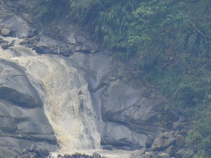 Nikon P900記錄大雨後的阿里山公路