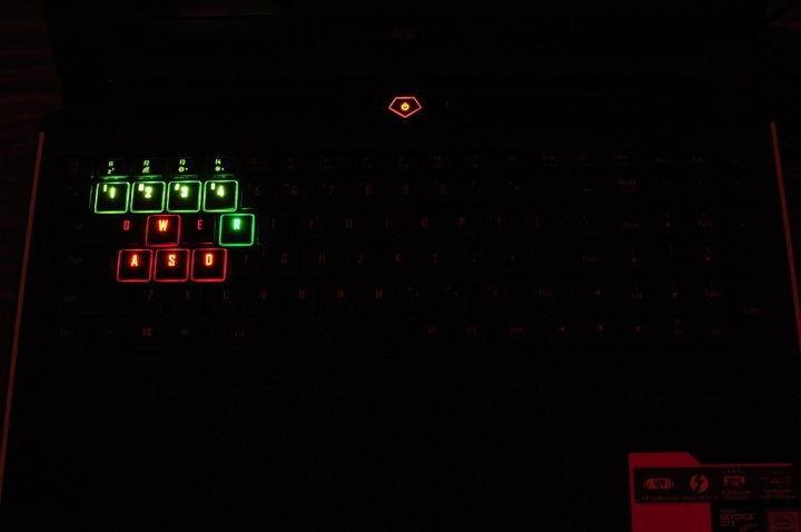 GIGABYTE P56XT,搭載RGB鍵盤,絢麗登場