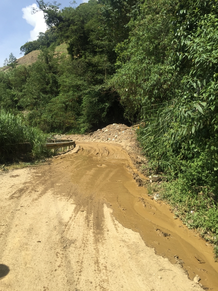 誤闖力行產業道路,真是慘裂道路,