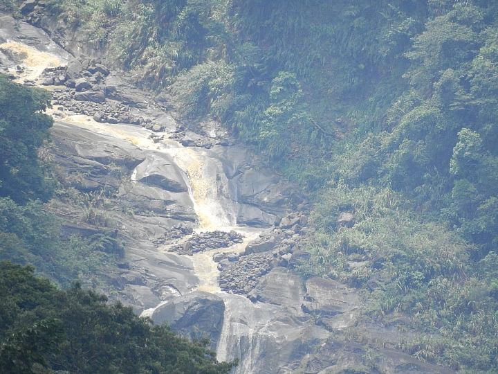 Nikon P900記錄大雨後的阿里山公路