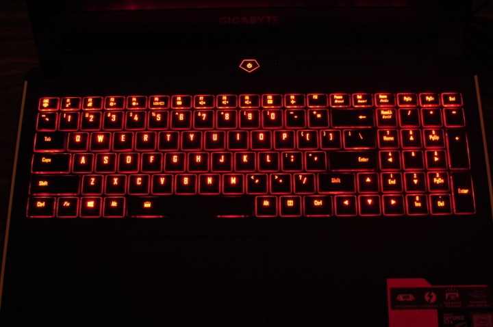 GIGABYTE P56XT,搭載RGB鍵盤,絢麗登場