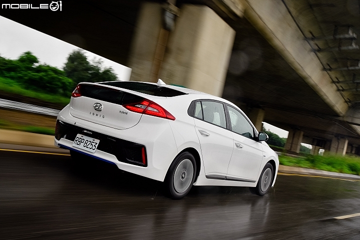 Prius頭號勁敵!Hyundai Ioniq Hybrid試駕報導