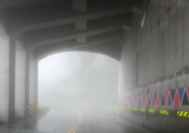 Nikon P900記錄大雨後的阿里山公路