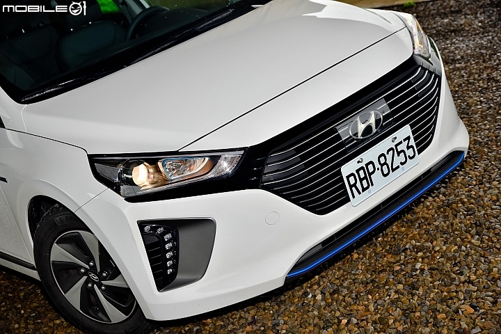 Prius頭號勁敵!Hyundai Ioniq Hybrid試駕報導