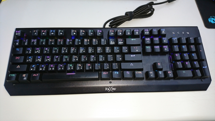 FOXXRAY曜光光軸電競鍵盤開箱