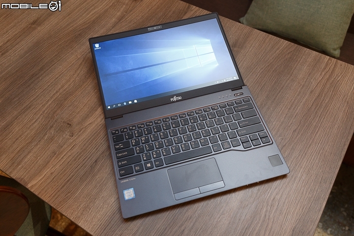 【採訪】重量 799g 起 富士通推出 LIFEBOOK U9 系列商務筆電