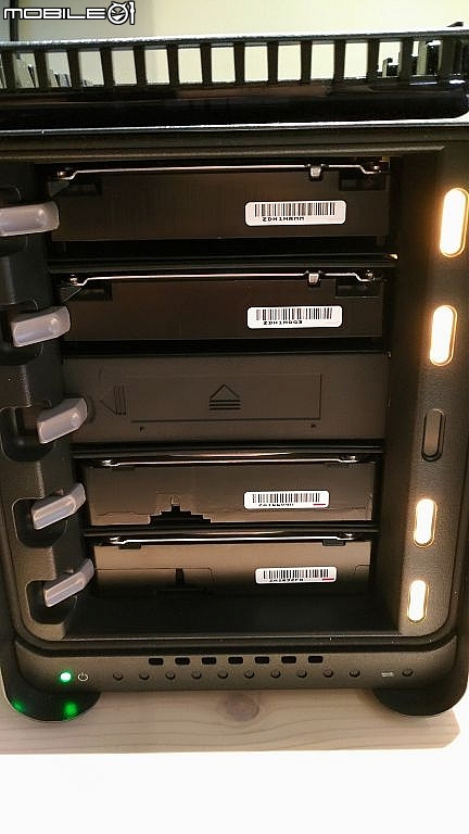 簡單易用,檔案資料保險箱 Drobo 5C DAS 開箱