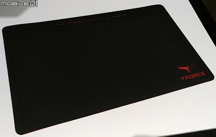 對稱的信仰 ASUS 敗家之眼 ROG Pugio 開箱